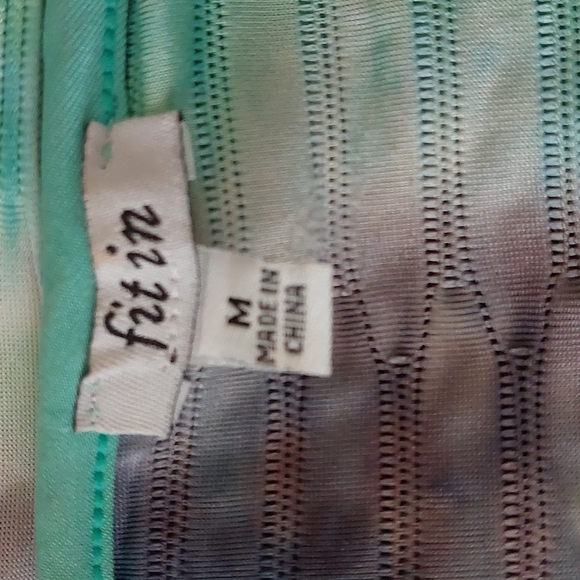 FIT IN,  rib cinched long sleeve crop top. Blue and green. Pre-owned great cond. - Picture 6 of 6